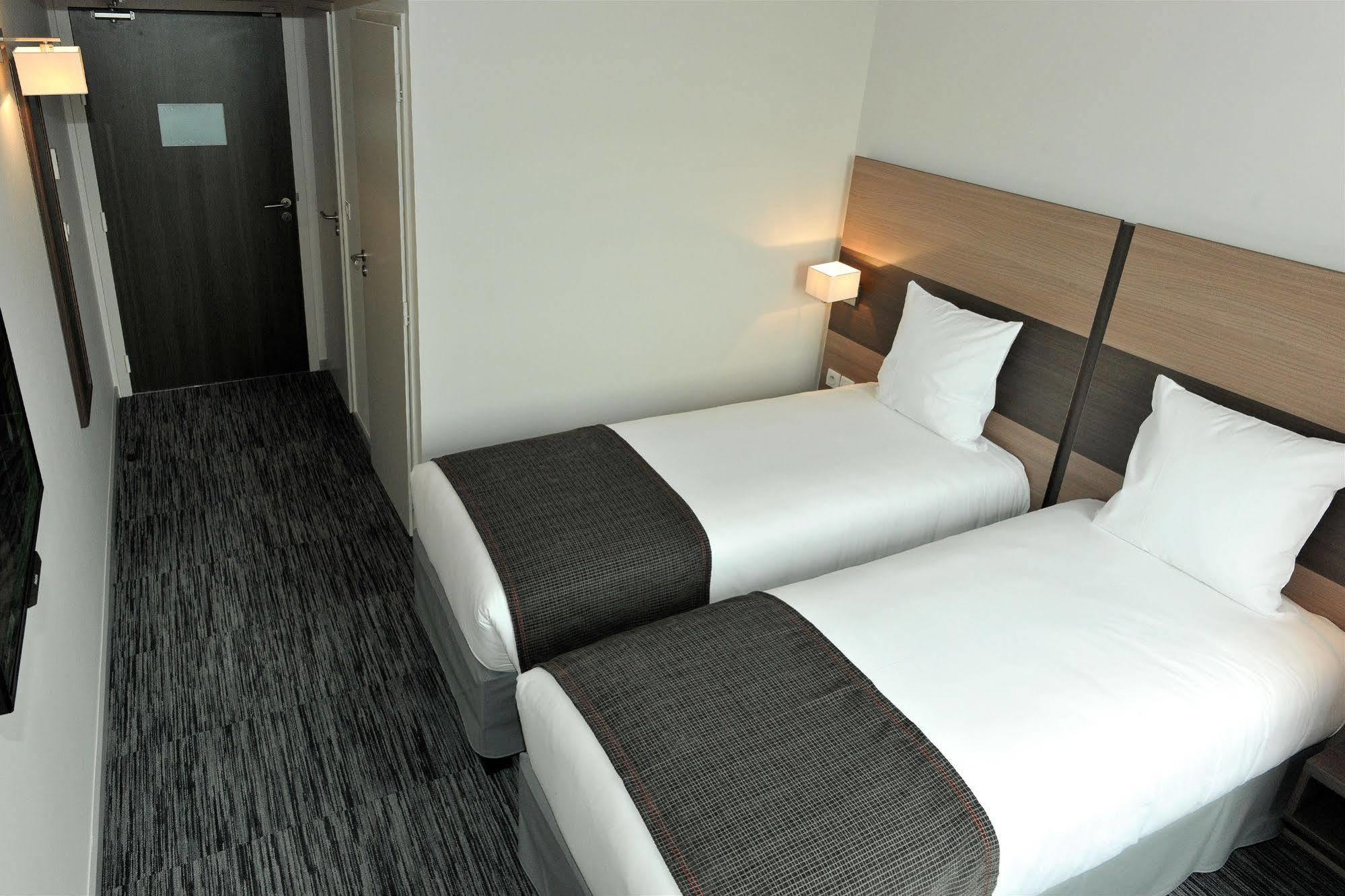 Dios Hotel Bruguieres Exteriör bild